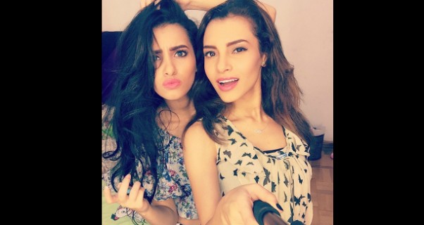 Music Nation - Carmen Suleiman - Selfie Pic With Sister (3)