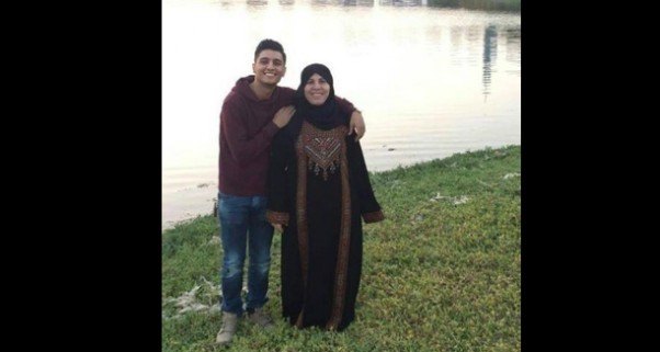 Music Nation - Mohammed Assaf New Pic With His Mother (2)