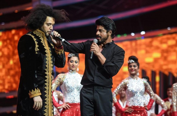 Music Nation - Platinum Records - Abdellafattah Grini and Shah Rukh Khan (1)