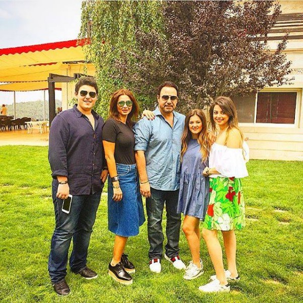 Music Nation - Assi El Hallani With His Family (3)
