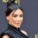 كيم كارداشيان تقاضي تطبيقاً لتعديل الصور...تعويض بالملايين! 5 kim 21