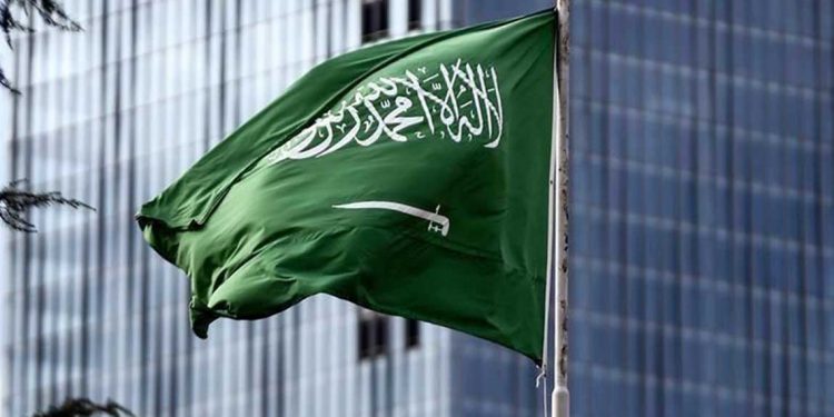 السعودية تتخذ اجراءات صارمة للتصدي لفيروس كورونا وتوقف زيارات العمرة والدخول الى البلد!