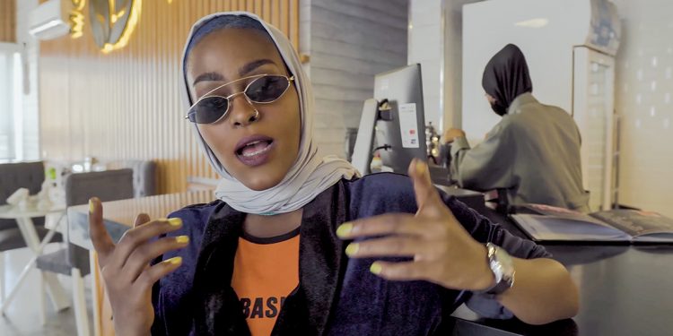 توقيف مغنية راب سعودية بسبب أغنية تتعارض مع تقاليد أهالي مكة المكرمة