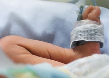 أصغر مصاب بفيروس كورونا …بعد 30 ساعة على ولادته