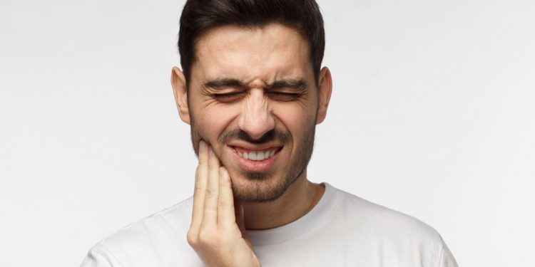 خلال فترة العزل.. إليكم علاجات منزلية لآلام الأسنان 1 خلال فترة العزل.. إليكم علاجات منزلية لآلام الأسنان