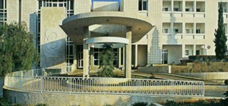 اول مستشفى خاص في "جبيل" لبنان يعلن عن مصاب بفيروس كورونا من التابعية المصرية 1 اول مستشفى خاص في “جبيل” لبنان يعلن عن مصاب بفيروس كورونا من التابعية المصرية