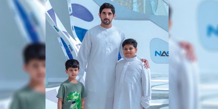 ولي عهد دبي حمدان بن محمد يحقق أمنية طفل هندي مصاب بالسرطان