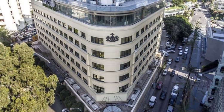 بعد 70 عاماً على انطلاقته وصموده.. فندق “البريستول” العريق يقفل نهائياً