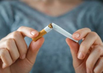 خبراء الصحة يحثّون الناس على الإقلاع عن التدخين فوراً بسبب كورونا