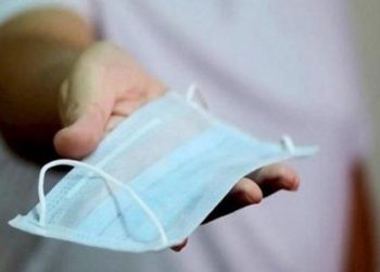 جريمة مروعة : قتل ابنه بعد رفضه ارتداء الكمامة!