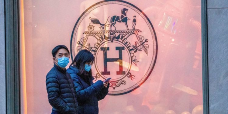 متجر Hermès في الصين يحقق 2.7 مليون دولار في يوم واحد بعد إعادة فتحه