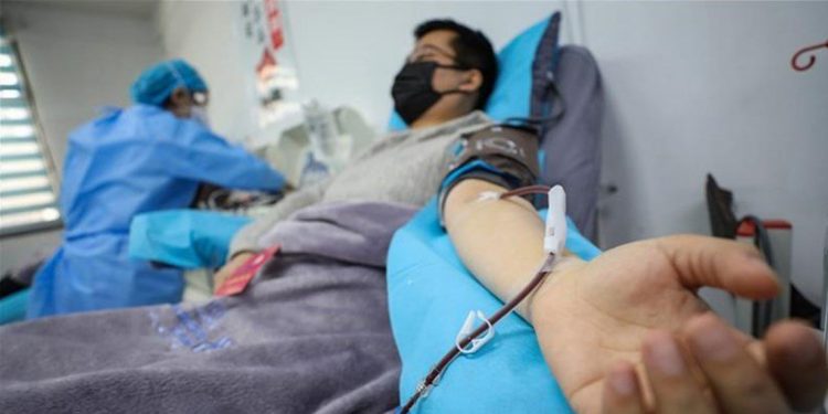 إيطاليا تعلن عن نتائج واعدة بعلاج البلازما... تسجيل حالات شفاء من كورونا بفضلها 1 إيطاليا تعلن عن نتائج واعدة بعلاج البلازما… تسجيل حالات شفاء من كورونا بفضلها