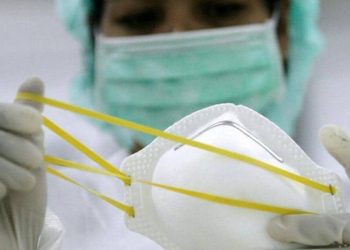 علماء يطورون “كمامة” ترصد فيروس كورونا وتضيء فور ملامسته