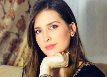 كنزة مرسلي تفوز بجائزة عالمية كأفضل فنانة شابة في الشرق الاوسط