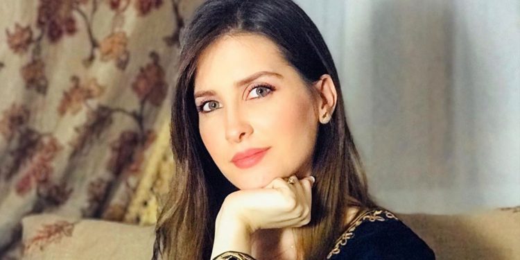 كنزة مرسلي تفوز بجائزة عالمية كأفضل فنانة شابة في الشرق الاوسط 1 كنزة مرسلي تفوز بجائزة عالمية كأفضل فنانة شابة في الشرق الاوسط