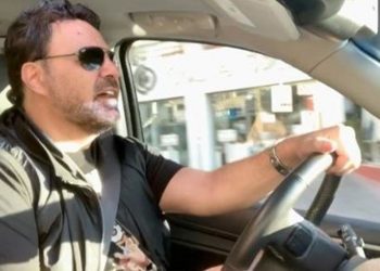 بالفيديو – عاصي الحلاني يغني في شوارع بيروت