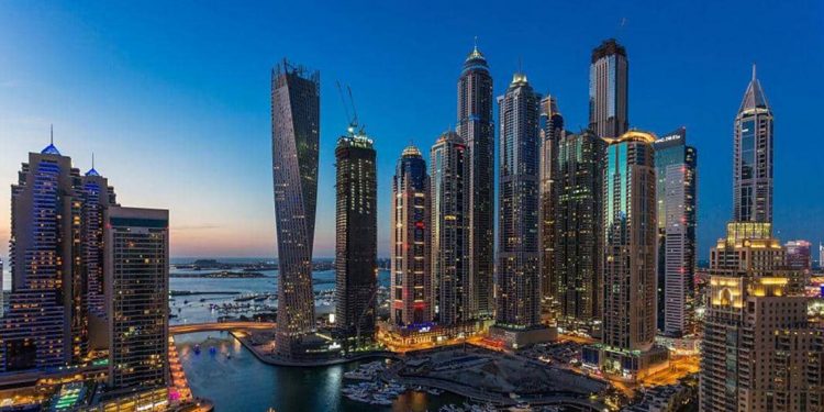 دبي تسمح بالسفر إلى الخارج وقدوم السياح ولكن بهذه الشروط