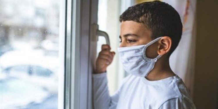 دراسة تكشف كيف يؤثّر فيروس كورونا على الأطفال