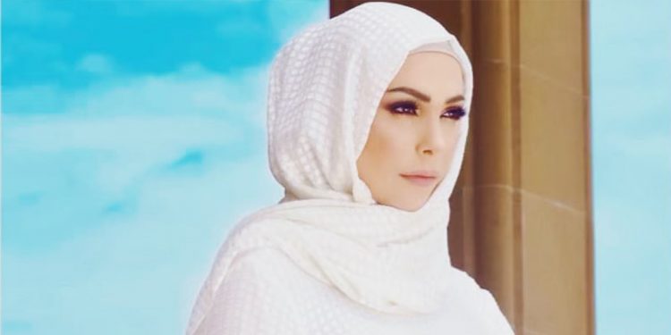 أمل حجازي تعلّم المحجّبات كيفية وضع الكمامة بطريقة سهلة 1 أمل حجازي تعلّم المحجّبات كيفية وضع الكمامة بطريقة سهلة