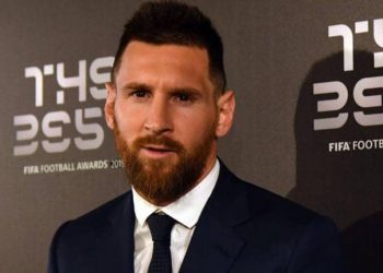 بعد 14 عام.. ميسي يقرر مغادرة فريق برشلونة مستعيناً بالقضاء