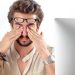 هل أنت مصاب بإجهاد العين الرقمي؟ 8 هل أنت مصاب بإجهاد العين الرقمي؟