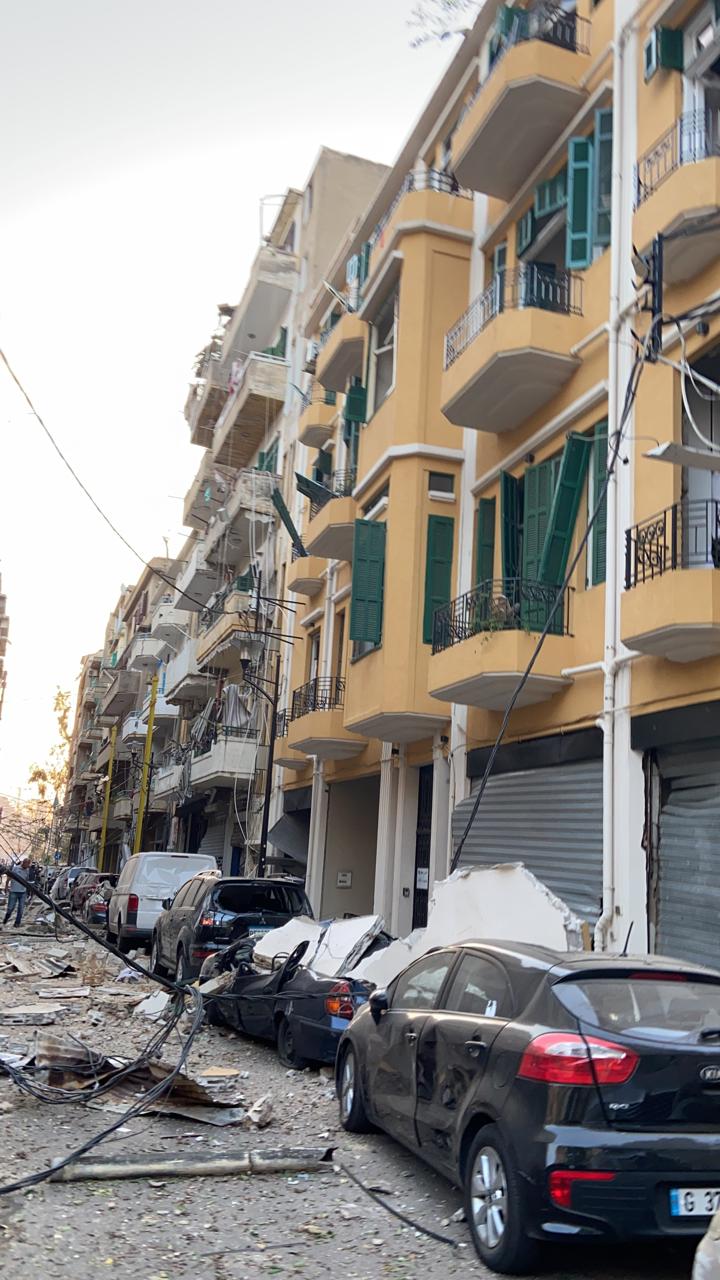 انفجار ضخم يهز بيروت ويحولها الى منطقة منكوبة..الاف الضحايا ودمار هائل 1