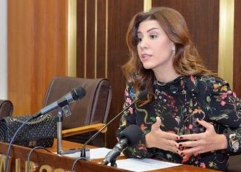 بولا يعقوبيان في استقالتها : لأنني أرفض أن أكون شاهدة زور