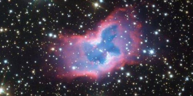 فراشة الفضاء.. صورة وقصة الظاهرة المذهلة