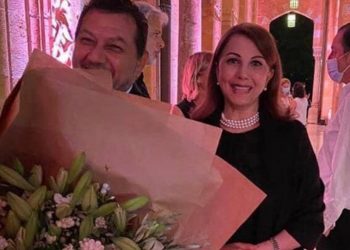 بالصورة – لقاء بين ماكرون و ماجدة الرومي