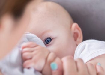 الرضاعة الطبيعية تعالج وتقي من كورونا بنسبة 98%