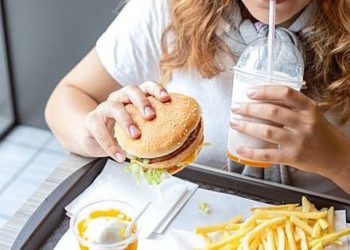 سبب صادم وراء السمنة في مرحلة الطفولة