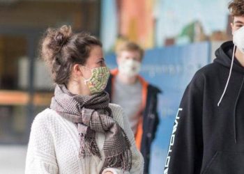 متى ستعود الحياة إلى طبيعتها؟ خبراء يرجحون التاريخ والشروط