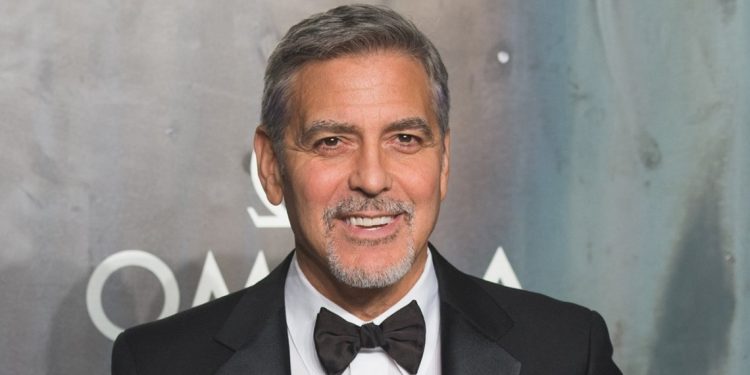 جورج كلوني يمنح مليون دولار لكل أصدقائه المقربين ومن ساعده في بداية مسيرته 1 جورج كلوني يمنح مليون دولار لكل أصدقائه المقربين ومن ساعده في بداية مسيرته