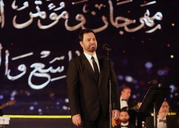 بالصور و الفيديو – عاصي الحلاني يشعل الأجواء بحفله في مهرجان الموسيقى العربية