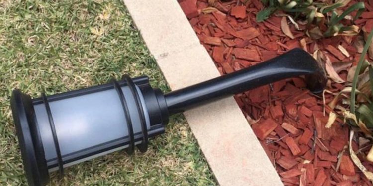 بالصور - موجة حر غير مسبوقة تضرب أستراليا أدت الى انصهار الحديد 1 بالصور – موجة حر غير مسبوقة تضرب أستراليا أدت الى انصهار الحديد