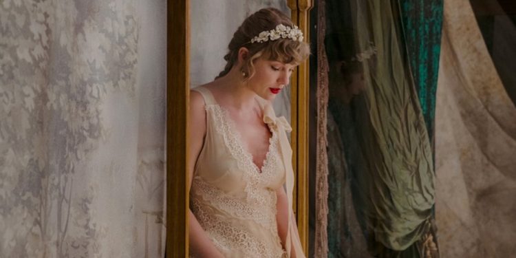 تايلور سويفت تطرح ألبوم “evermore”.. استمع اليه كاملاً 1 تايلور سويفت تطرح ألبوم “evermore”.. استمع اليه كاملاً