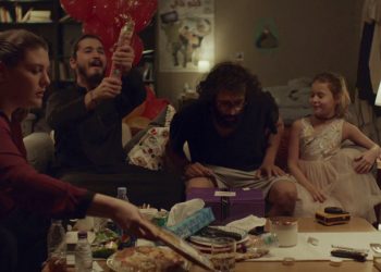 رحلة شاب في اكتشاف مدينة جدة.. بعيون مصور سينمائي متقاعد ضمن فيلم “رولم”