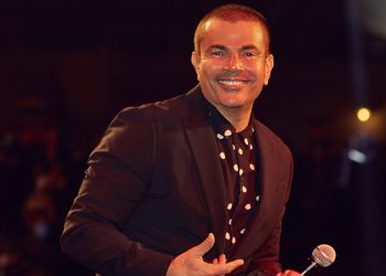 عمرو دياب يختتم العام 2020 بأغنية “يا أنا يا لأ”