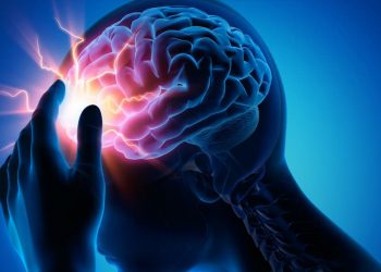 أبرزها الثوم والفلفل.. 17 طريقة لعلاج الصداع بدون أدوية