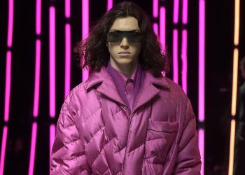 بالصور – مجموعة Fendi من الأزياء الرجاليّة لخريف وشتاء العام المقبل