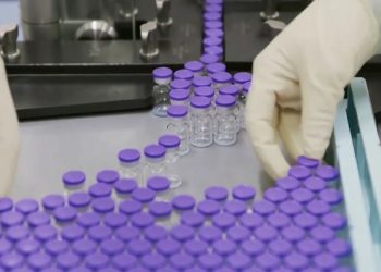 هل يحتاج المتعافي من فيروس كورونا إلى أخذ اللقاح؟