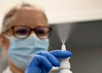 بريطانيا تطور لقاحات بالأقراص وبخاخ الأنف
