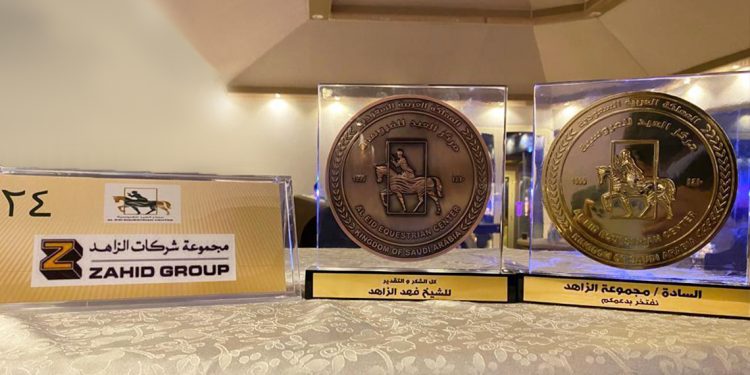 تكريم فهد زاهد تقديراً لجهوده في دعم رياضة الفروسية 1 تكريم فهد زاهد تقديراً لجهوده في دعم رياضة الفروسية
