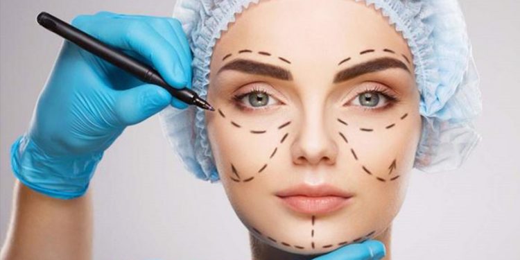 زيادة كبيرة بجراحات التجميل في زمن كورونا.. ما العلاقة؟