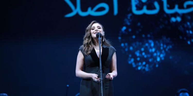 انغام تتألق في حفل كامل العدد وتطرب الجمهور في مصر