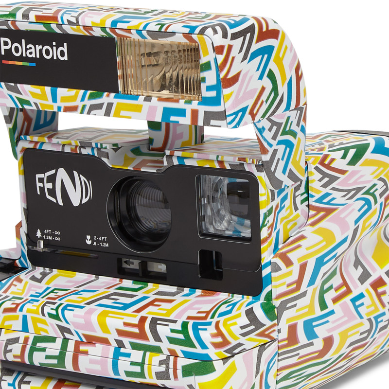 03 FENDI and POLAROID Camera FF Vertigo Summer 800x800 1