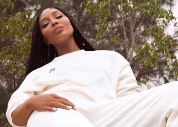 نعومي كامبل تصبح أماً للمرة الأولى في عمر الـ51 عام