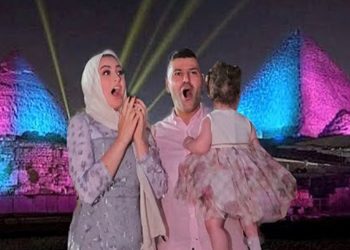 حفل اكتشاف جنس مولود يوتيوبر على الأهرامات يثير الجدل وهذه هي الحقيقة