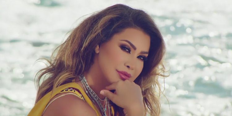 نوال الزغبي تحصد الملايين في عليه ابتسامة