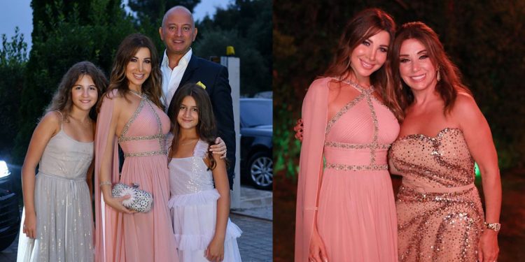 نانسي عجرم حديث مواقع التواصل بصورها مع والدتها وعائلتها